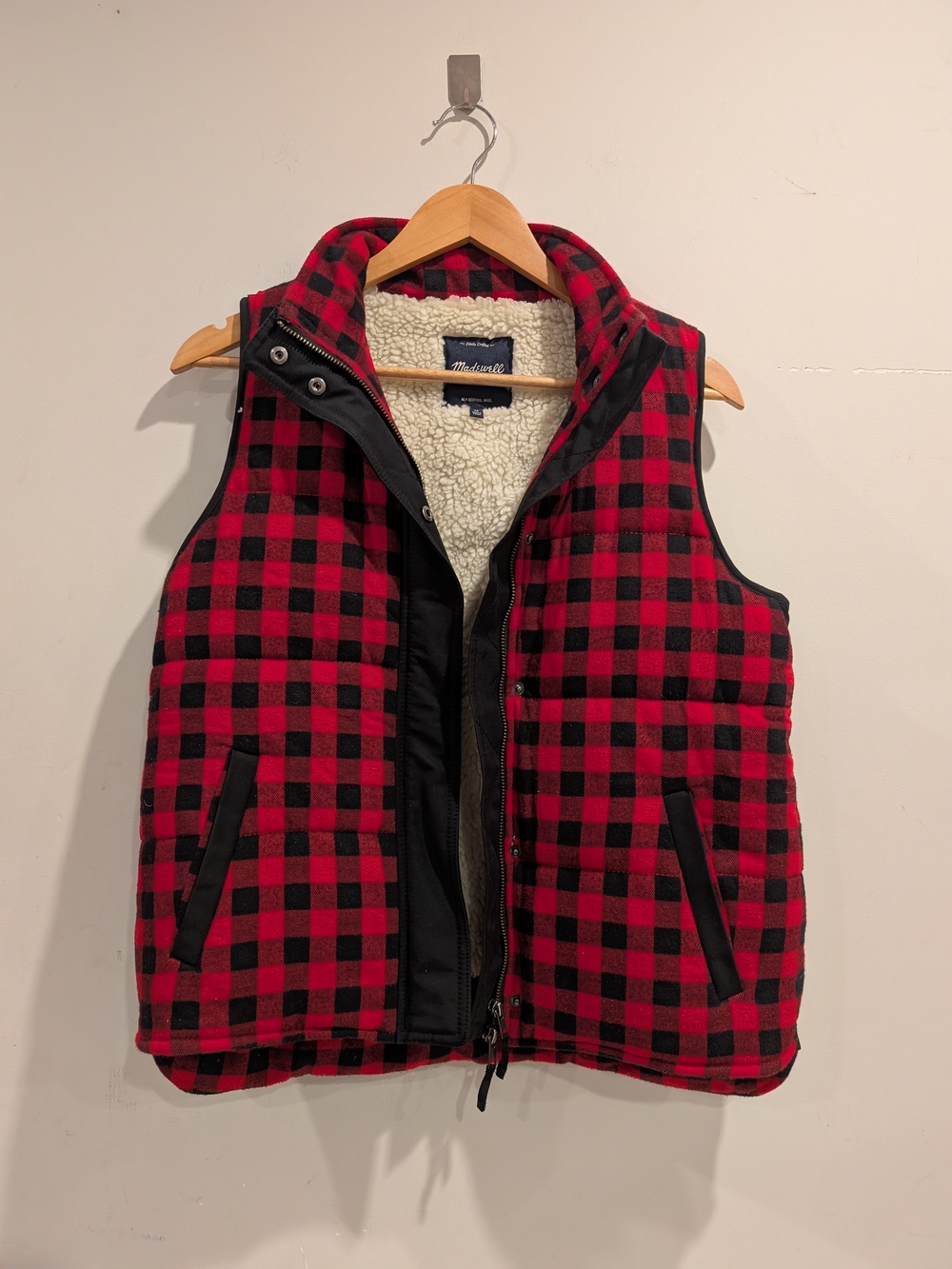 Madewell Red Black Buffalo Plaid Vest M Cabin Cozy Warm Layer Classic Gorpcore